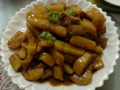 土豆烧肉-九华山友谊土菜馆 小资餐厅