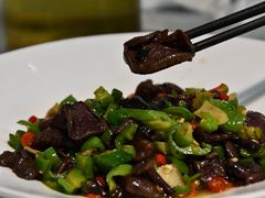 特色小炒牛肝菌-福巷湘食小馆·猛火现炒(上海首店)