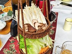 -刘姐啤酒鱼民族演艺餐厅(西街总店)