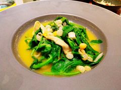 豌豆黄浸豌豆尖-半山腰·云南菜(侨福芳草地店)