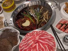 -茅草房·河畔园林火锅