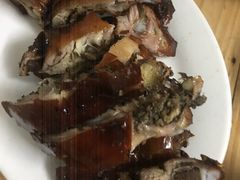 -黄记四更烤乳猪店