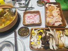 -菌小白·野生菌火锅(时尚天河店)