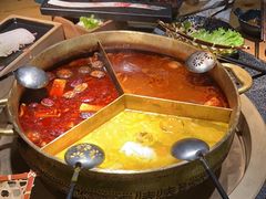 -湊湊火锅·茶憩(南京东路悦荟店)