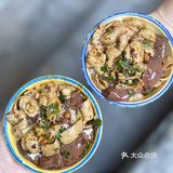 果然重庆物价是感人的！人均20的肥肠血旺吃到爽！