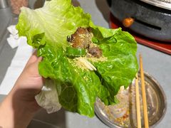 -围炉肉舍•炭烤活鳗•丹东海鲜烤肉(步行街店)