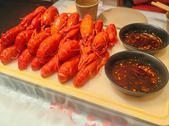-肥肥虾庄·金牌油焖大虾(汉街SKP店)