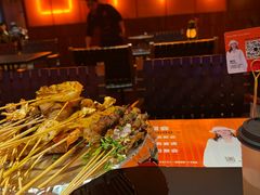 -何师烧烤Pro ·江湖川菜·小龙虾·精酿(太古里旗舰店)