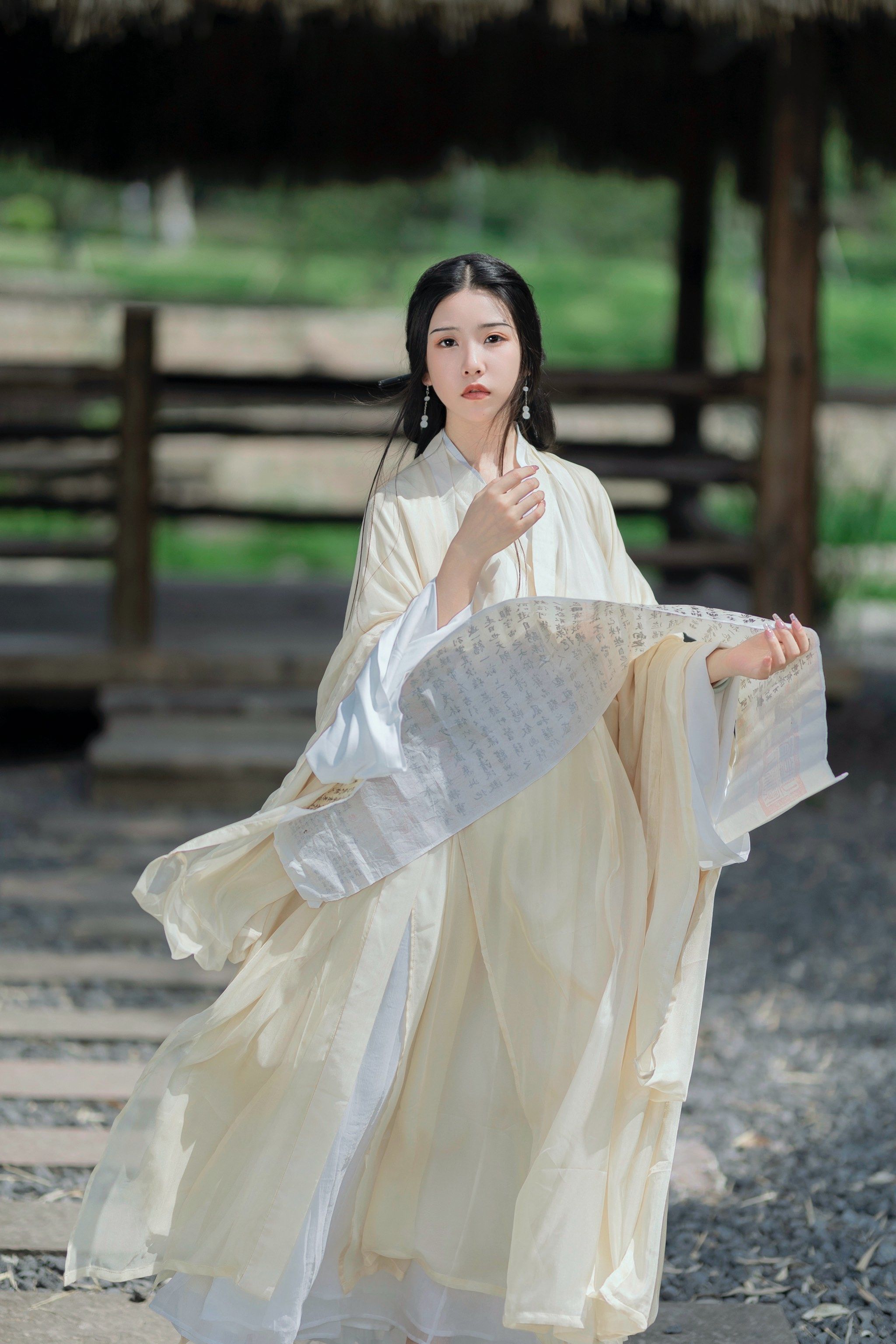 遇见青绿色夏天,体验一组魏晋清冷风汉服写真