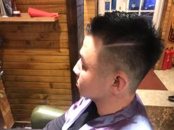 点击看大图 -MONE美发沙龙