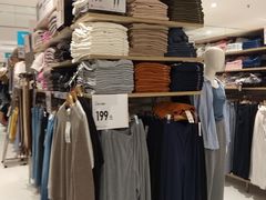 -优衣库(广州天河领展广场店)