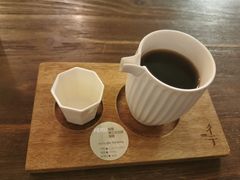 -彳亍咖啡·这里(水湾路店)
