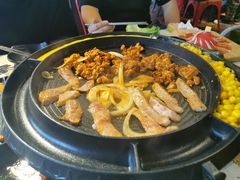 -三国惹火烤肉·中日韩烤肉集合店(百草路店)