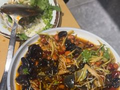 -万里闯关东铁锅炖菜馆(高新旗舰店)