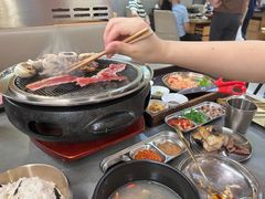 -围炉肉舍•炭烤活鳗•丹东海鲜烤肉(步行街店)