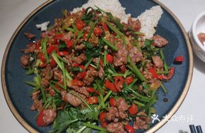 Fried Beef with Crispy Rice Noodles