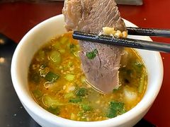 -老石黑山羊毛驴肉火锅(金凯广场店)
