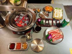 -围炉肉舍•炭烤活鳗•丹东海鲜烤肉(步行街店)