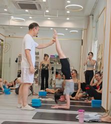 -亚太瑜伽普拉提学院