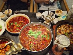 -万重锦·人文川菜馆(骡马市店)