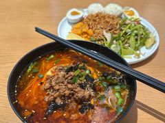 -全季酒店(重庆李子坝牛角沱地铁站店)
