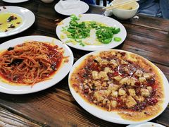 -青海特色美食小炒炕锅牦牛肉火锅