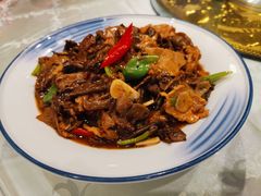 肉片炒蘑菇-草原明珠大酒店蒙餐
