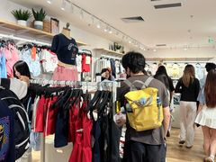 -Hollister(天环广场店)