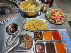 -马路牙子烧烤音乐酒馆(望京店)
