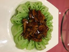 菜心扒松茸-上海老饭店(北京分店)