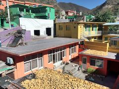 -百里峡七彩艺术小镇