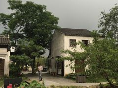 -田园东方蜜桃村的田野营地