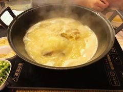 -鲜入围煮花胶鸡海鲜火锅