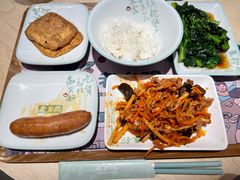 -老乡鸡(上海白玉兰广场店)