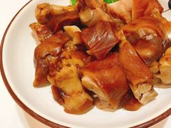 酱香猪手-小六汤包砂煲菜(文景路店)