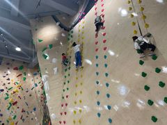 -ROCKPLUS攀岩馆(环宇城店)