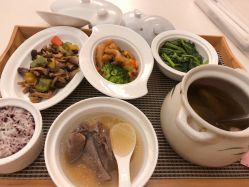 -拾玥国际月子会所(凯宾斯基店)