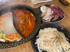 -小志家.鲜牦牛肉牛杂火锅野生菌汤锅