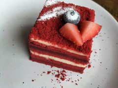 红丝绒慕斯蛋糕-良木缘咖啡西餐(新城市广场店)