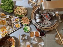 -围炉肉舍•炭烤活鳗•丹东海鲜烤肉(步行街店)