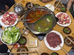 白汤红汤鸳鸯锅底-龙大头庖汤店