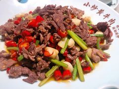 小炒黄牛肉-佬麻雀·剁椒鱼头(京基KK One店)