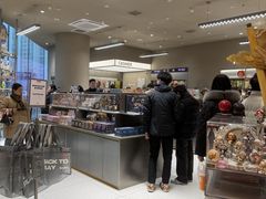 -泡泡玛特POPMART(黄岛新城吾悦店)