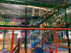 -超人空间竞技场·轰趴团建蹦床主题公园