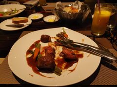 牛排-上海东方佘山翰悦阁酒店·Vie全日制餐厅