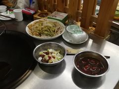 -屯老二农家铁锅炖·行业领军者(梅江店)