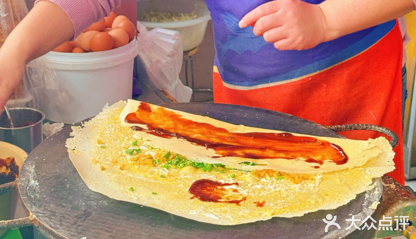 早餐吃什么?煎饼果子来一套?