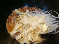 -袁小二大东北铁锅炖(吉祥村总部)