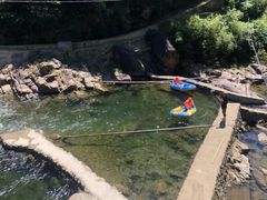 -安吉龙王山峡谷漂流