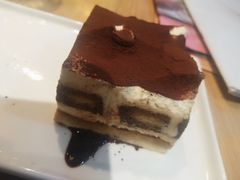 -必胜客(龙吴宅急送店)